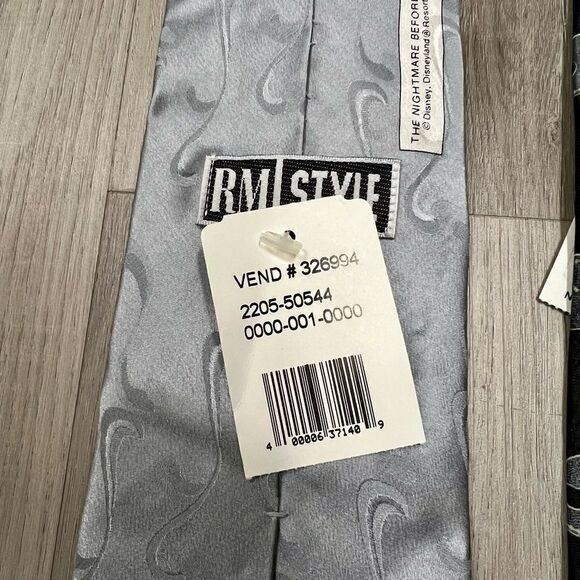 Set Vintage Nightmare Before Christmas collectible silk ties Glow in the dark - Picture 11 of 12